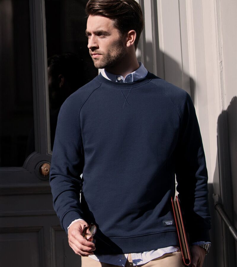 Georgetown – timeless luxury crewneck Thumbnail