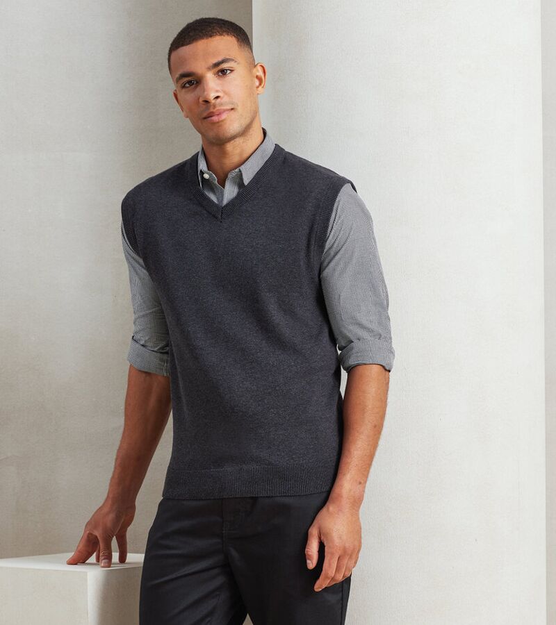 Sleeveless knitted sweater Thumbnail