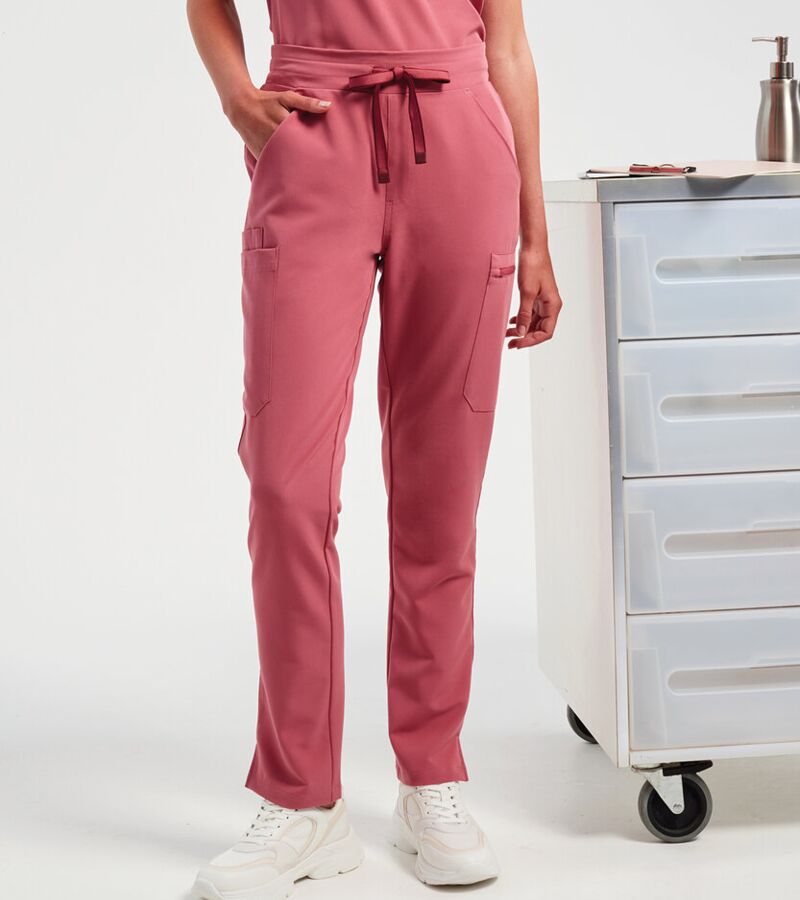Women’s Relentless Onna-stretch cargo pants Thumbnail